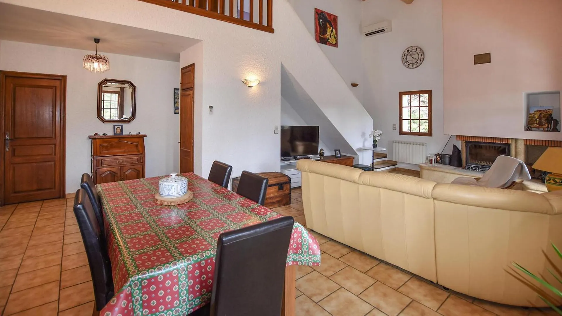 Stunning Home In Loriol-Du-Comtat With Wifi 0*,