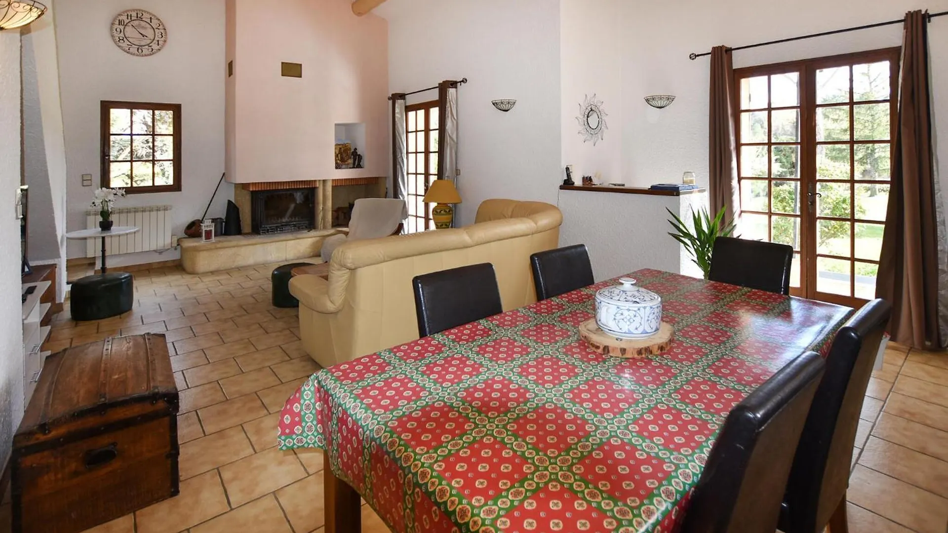 Holiday home Stunning Home In Loriol-Du-Comtat With Wifi France