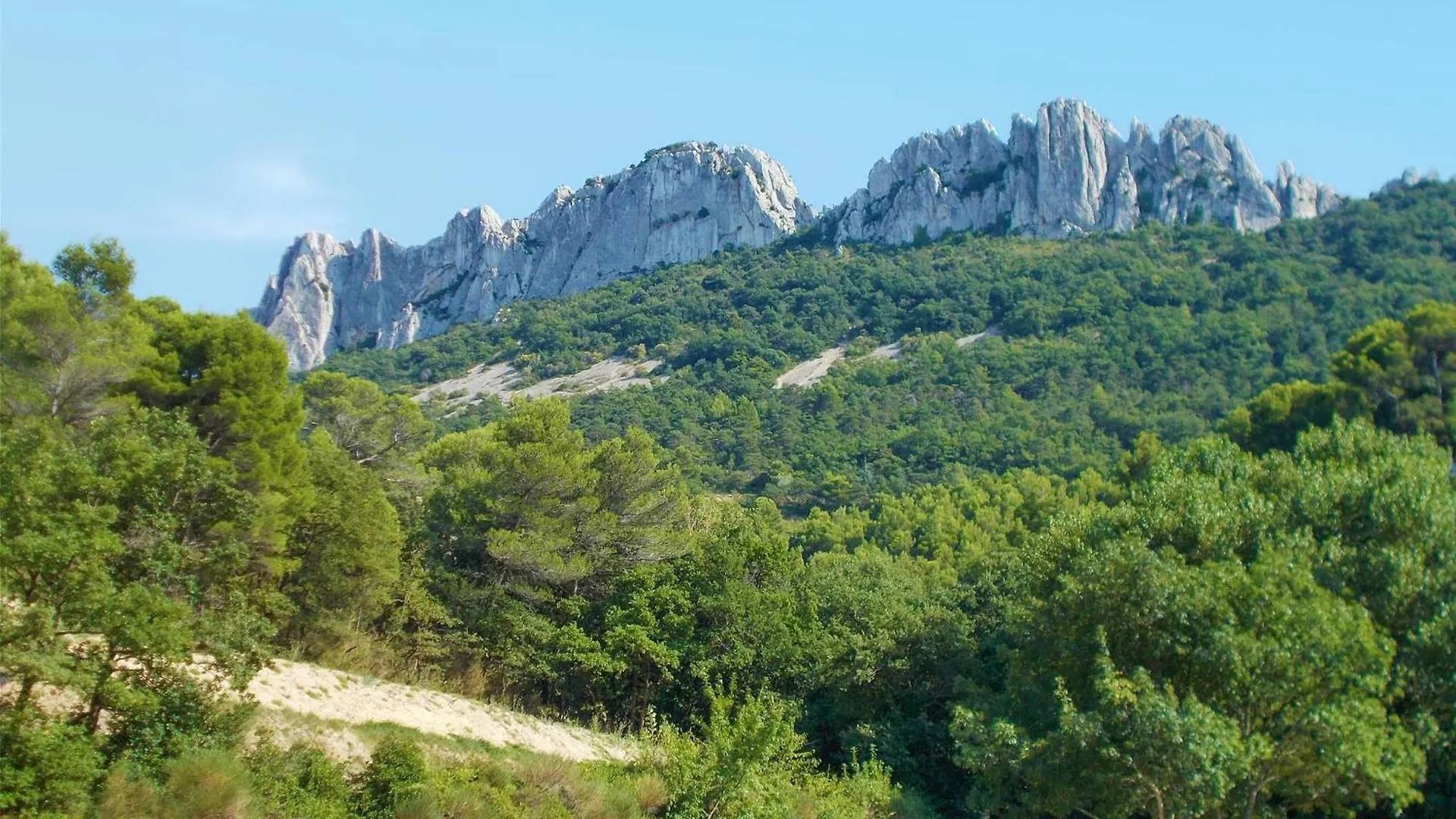 Holiday home Stunning Home In Loriol-Du-Comtat With Wifi